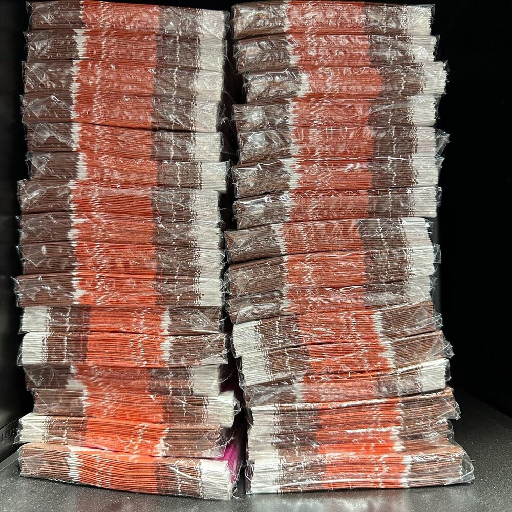 Large Lot of 35 Sealed Packs of Thanksgiving Fall Metallic Dinner Party Napkins - Picture 2 of 2
